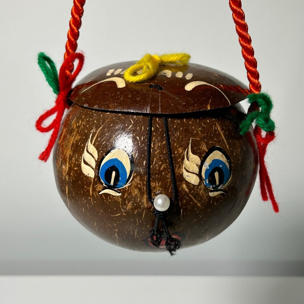 Vintage Coconut Shell Purse Hawaii Kitschy Anthropomorphic Face (13E) - Picture 2 of 8